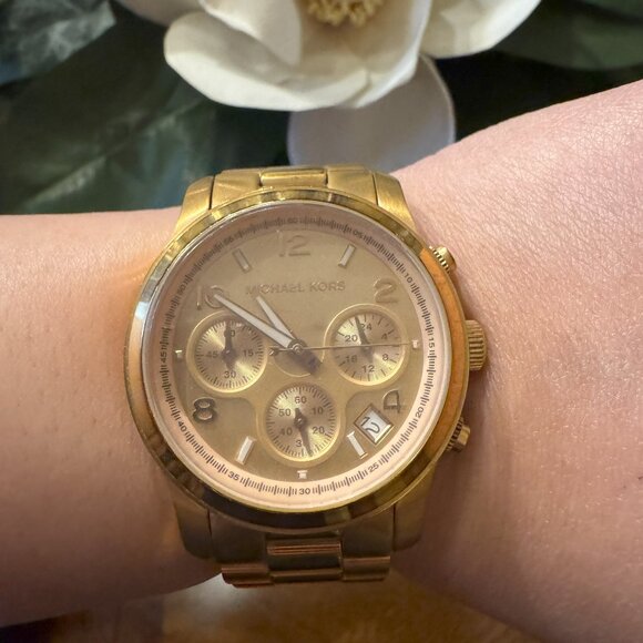 Michael  Kors Runway Chronograph Women\'s Rose Gold Stainless Steel Watch